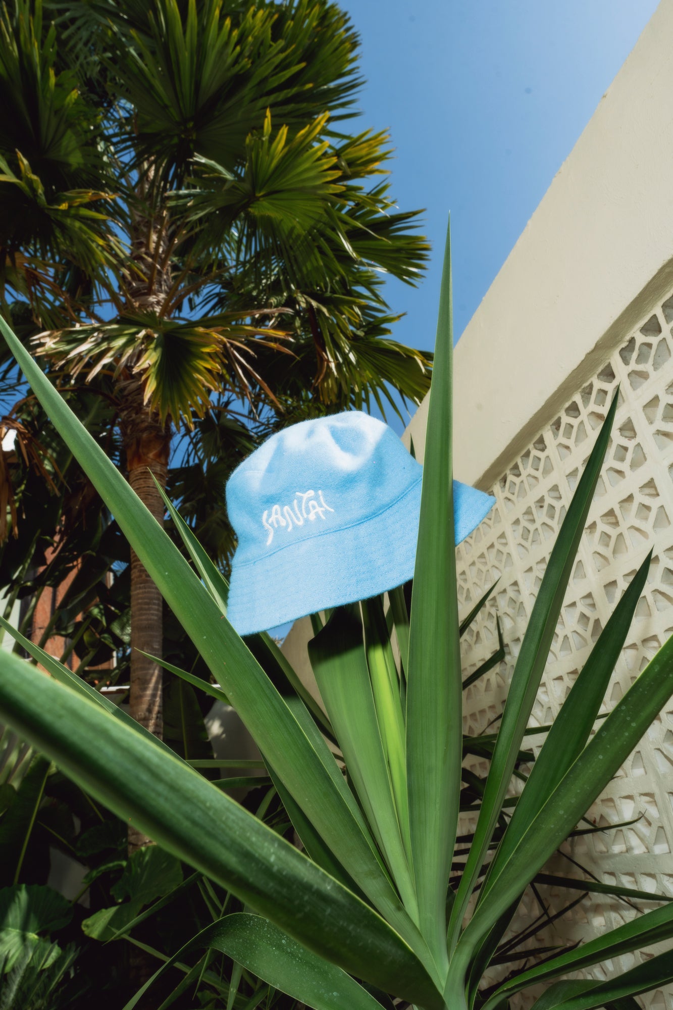 BLUE BUCKET HAT